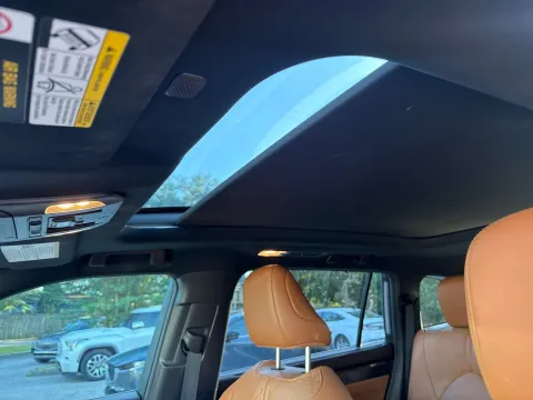More photos of 2021 Toyota Highlander Hybrid Platinum at Evo Motors, FL