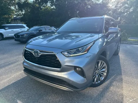 Photos of 2021 Toyota Highlander Hybrid Platinum for sale in Seffner, FL at Evo Motors