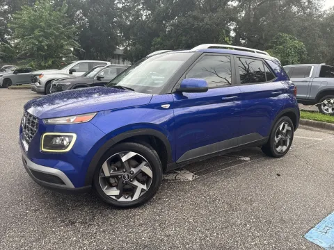 More photos of 2022 Hyundai Venue Limited at Evo Motors, FL