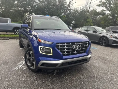 More photos of 2022 Hyundai Venue Limited at Evo Motors, FL