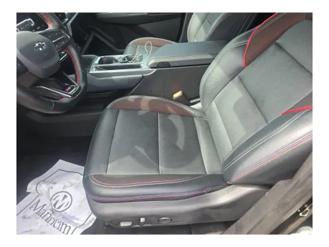 More photos of 2024 Chevrolet Equinox EV RS at Evo Motors, FL