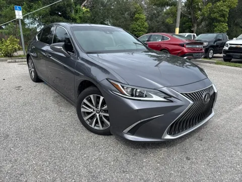 More photos of 2019 Lexus ES 350 at Evo Motors, FL