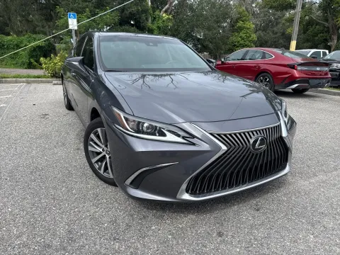 More photos of 2019 Lexus ES 350 at Evo Motors, FL