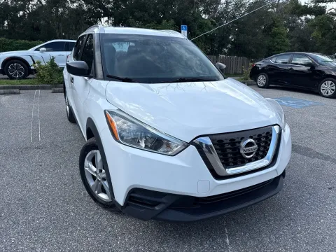 More photos of 2019 Nissan Kicks S at Evo Motors, FL