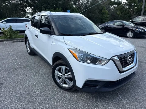 More photos of 2019 Nissan Kicks S at Evo Motors, FL