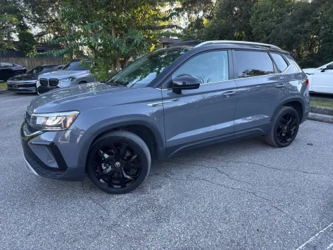 More photos of 2023 Volkswagen Taos SE at Evo Motors, FL