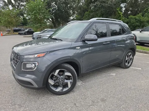 More photos of 2024 Hyundai Venue SEL at Evo Motors, FL