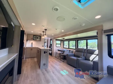 More photos of 2026 Forest River ROCKWOOD ULTRA LITE 2906RL at Cenla RV Center - Alexandria, LA