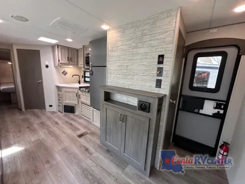 More photos of 2026 Coachmen RV CATALINA LEGACY 281QBUNK at Cenla RV Center - Alexandria, LA