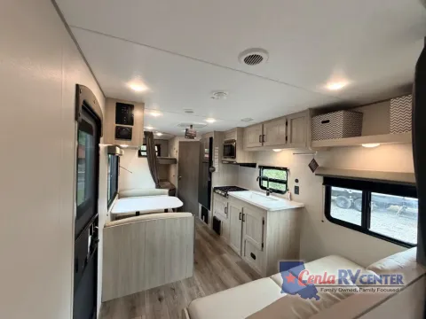 More photos of 2026 Coachmen RV CATALINA SUMMIT 261BH at Cenla RV Center - Alexandria, LA