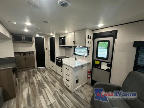 More photos of 2026 Jayco JAY FLIGHT SLX 262RLS at Cenla RV Center - Alexandria, LA