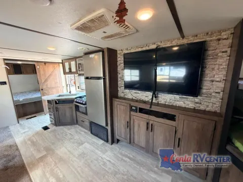 More photos of 2021 Forest River AVENGER 27DBS at Cenla RV Center - Alexandria, LA