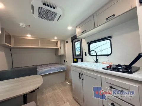 More photos of 2027 Jayco JAY FLIGHT SLX 170BH at Cenla RV Center - Alexandria, LA