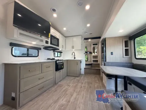 More photos of 2027 Jayco EAGLE SLE 28BHU at Cenla RV Center - Alexandria, LA