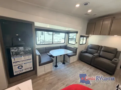 More photos of 2027 Jayco EAGLE SLE 28BHU at Cenla RV Center - Alexandria, LA