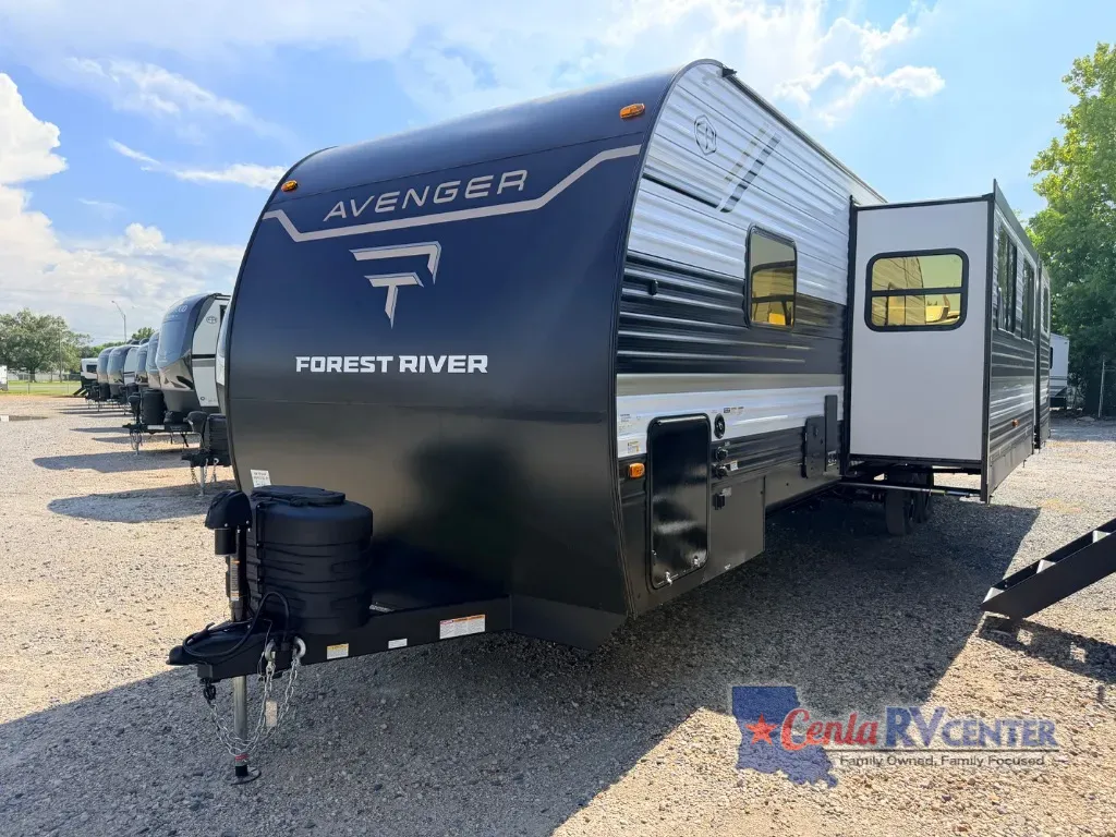 White 2027 Forest River AVENGER 30PO for sale in Alexandria, LA