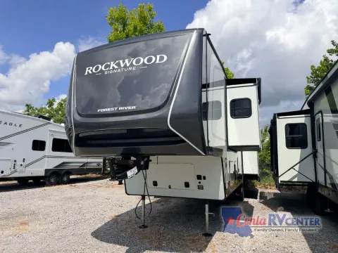 White 2027 Forest River ROCKWOOD SIGNATURE 401SFB for sale in Alexandria, LA
