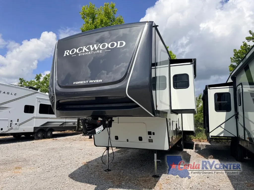 White 2027 Forest River ROCKWOOD SIGNATURE 401SFB for sale in Alexandria, LA