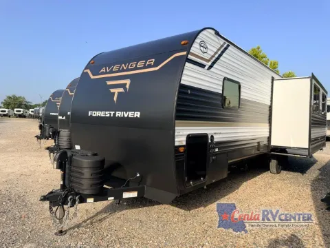 White 2027 Forest River AVENGER 28QBS for sale in Alexandria, LA