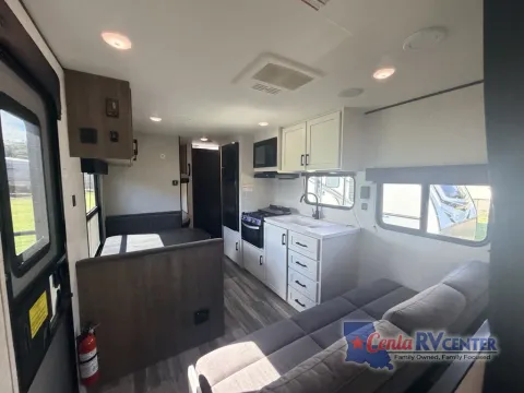 Photos of 2025 Jayco JAY FLIGHT 260BH for sale in Alexandria, LA at Cenla RV Center - Alexandria