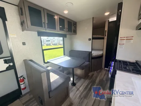 More photos of 2025 Jayco JAY FLIGHT 260BH at Cenla RV Center - Alexandria, LA