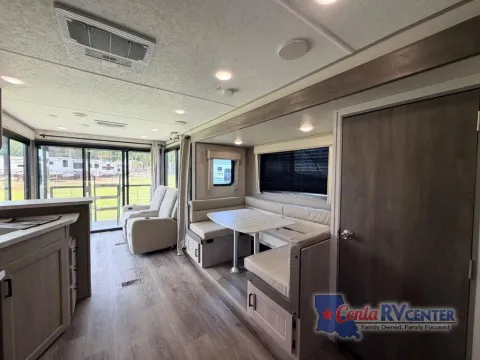 More photos of 2025 Coachmen RV CATALINA 283EPIC at Cenla RV Center - Alexandria, LA