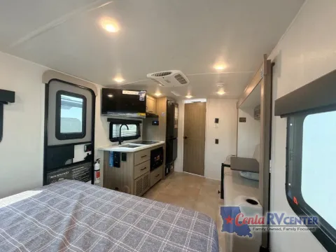 More photos of 2027 Forest River ROCKWOOD GEO LITE 20FBS at Cenla RV Center - Alexandria, LA