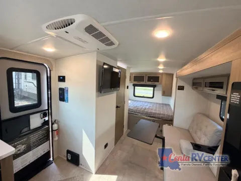 More photos of 2027 Forest River ROCKWOOD GEO LITE 20FKS at Cenla RV Center - Alexandria, LA