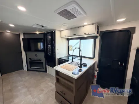 More photos of 2027 Forest River TRACER 275BH at Cenla RV Center - Alexandria, LA