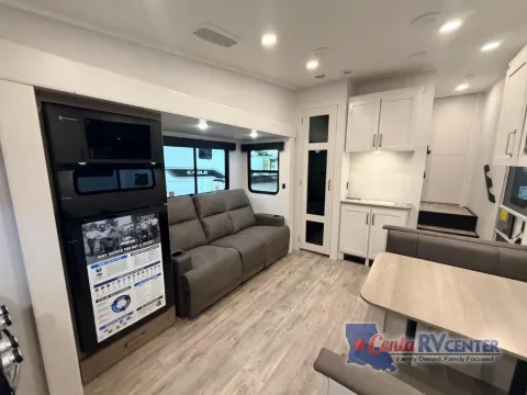 More photos of 2027 Jayco EAGLE SLE 24MLE at Cenla RV Center - Alexandria, LA