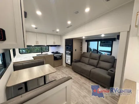 Photos of 2027 Jayco EAGLE SLE 24MLE for sale in Alexandria, LA at Cenla RV Center - Alexandria