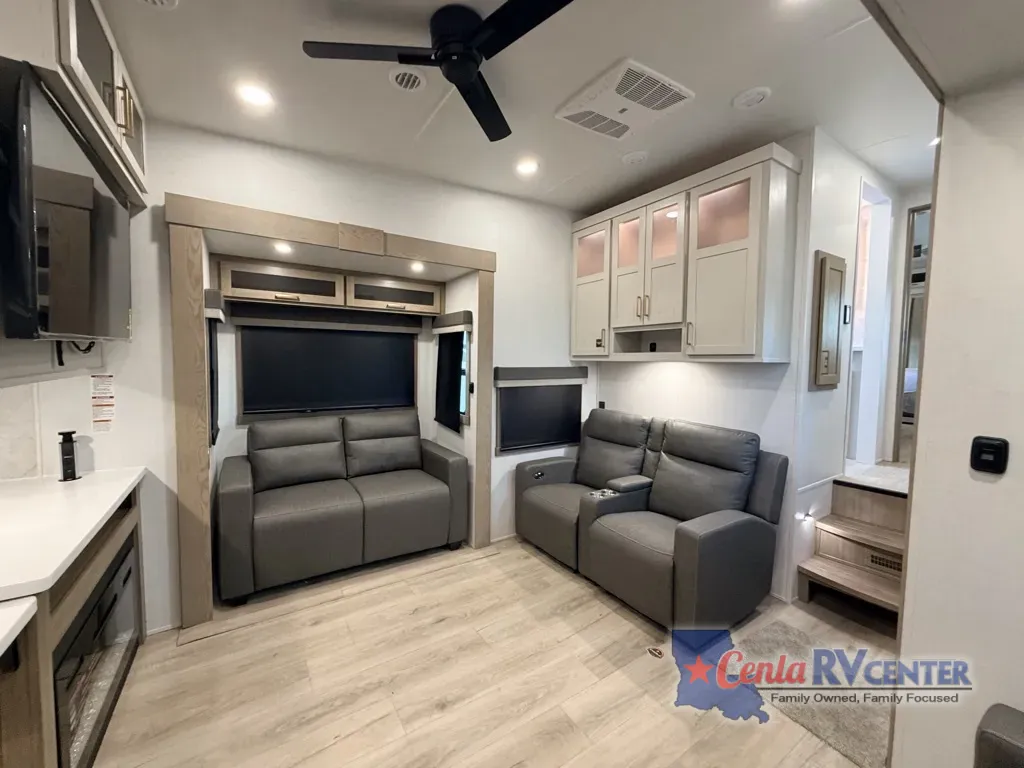 Photos of 2027 Forest River ROCKWOOD SIGNATURE 371RK for sale in Alexandria, LA at Cenla RV Center - Alexandria