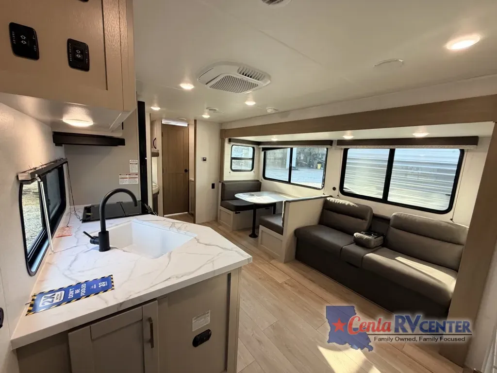 More photos of 2027 Jayco JAY FLIGHT SLX 261BHS at Cenla RV Center - Alexandria, LA