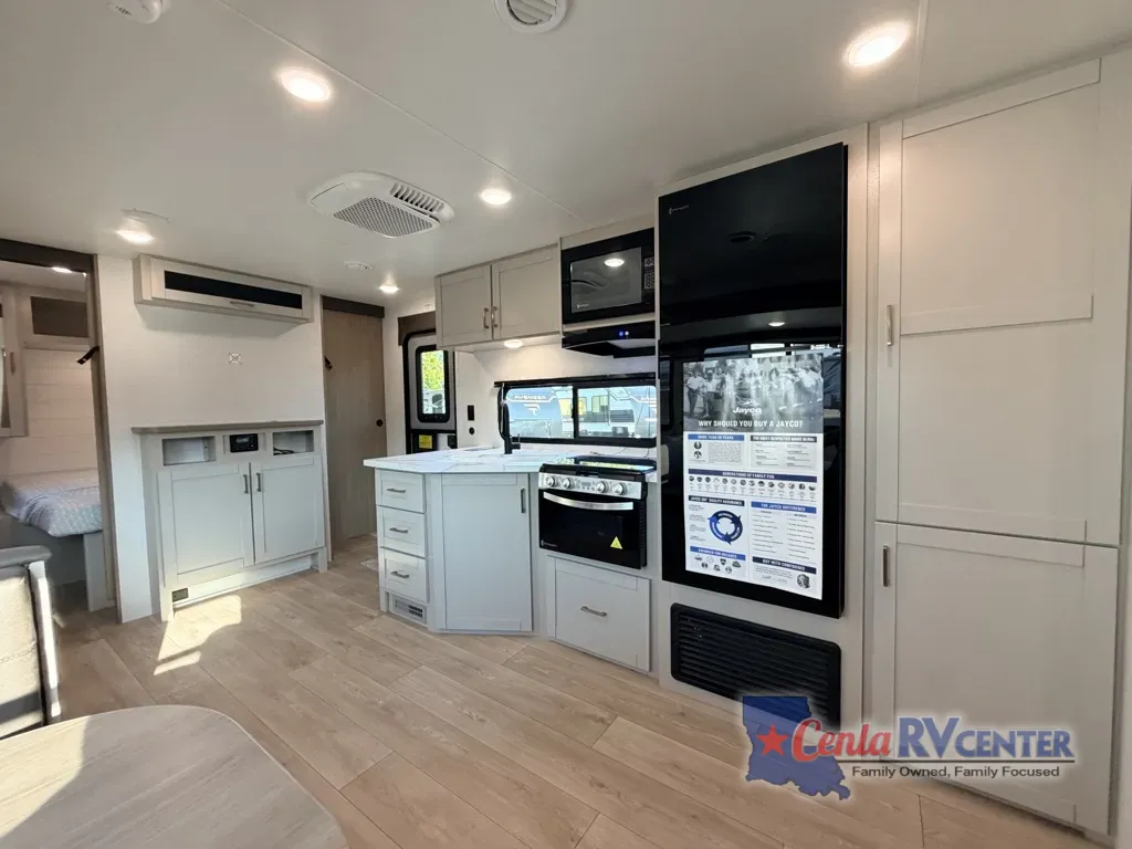 More photos of 2027 Jayco JAY FLIGHT SLX 261BHS at Cenla RV Center - Alexandria, LA