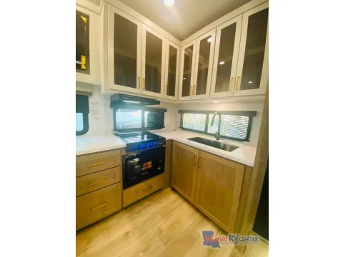 More photos of 2027 Forest River ROCKWOOD SIGNATURE 281SRK at Cenla RV Center - Alexandria, LA