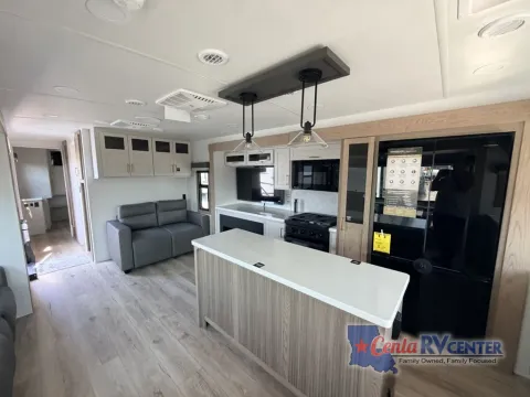 More photos of 2027 Forest River ROCKWOOD SIGNATURE 8391FK at Cenla RV Center - Alexandria, LA