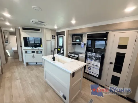 More photos of 2027 Jayco JAY FLIGHT SLX 333BTS at Cenla RV Center - Alexandria, LA