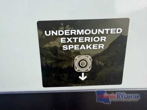 More photos of 2027 Forest River ROCKWOOD ULTRA LITE 2921RL at Cenla RV Center - Alexandria, LA