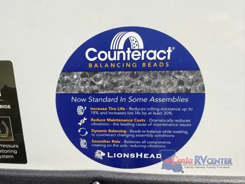 More photos of 2027 Forest River ROCKWOOD ULTRA LITE 2921RL at Cenla RV Center - Alexandria, LA