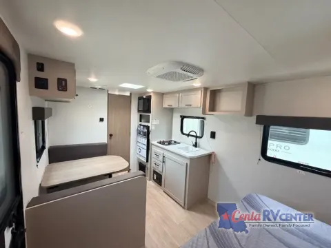 More photos of 2027 Jayco JAY FLIGHT SLX 170FQ at Cenla RV Center - Alexandria, LA
