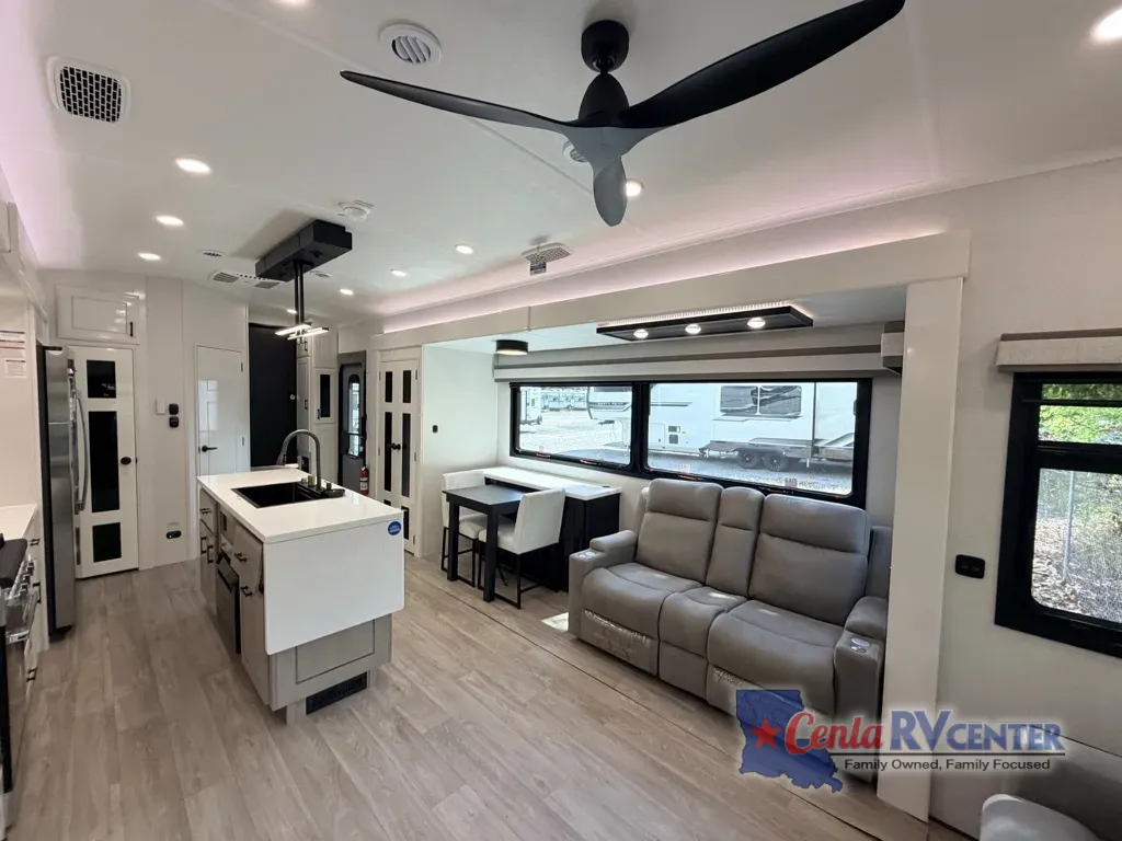 More photos of 2027 Jayco PINNACLE 39FBRL at Cenla RV Center - Alexandria, LA