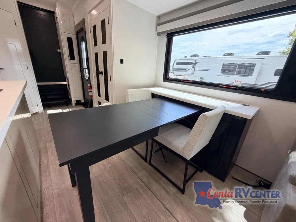More photos of 2027 Jayco PINNACLE 39FBRL at Cenla RV Center - Alexandria, LA
