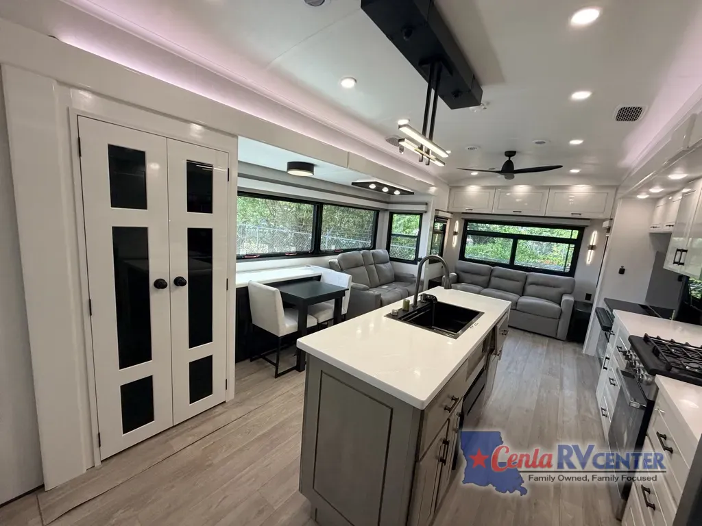Another view of 2027 Jayco PINNACLE 39FBRL for sale in Alexandria, LA at Cenla RV Center - Alexandria