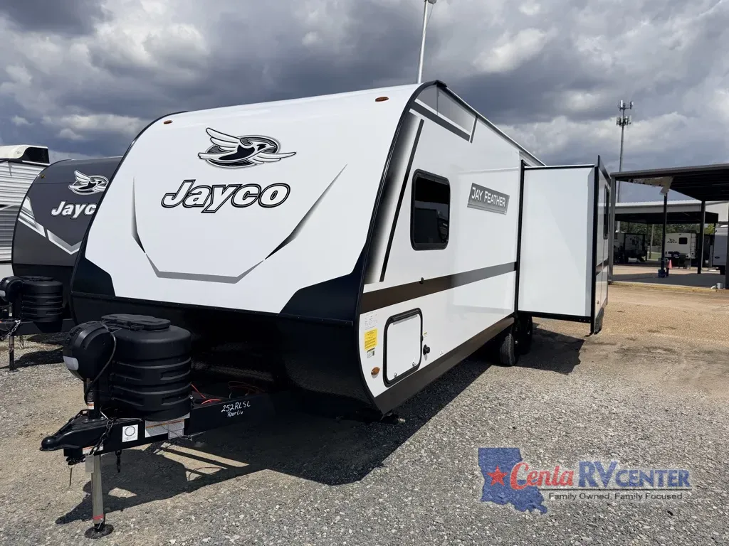 White 2027 Jayco JAY FEATHER 25RLSL for sale in Alexandria, LA