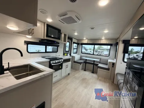More photos of 2027 Jayco JAY FEATHER 25RLSL at Cenla RV Center - Alexandria, LA