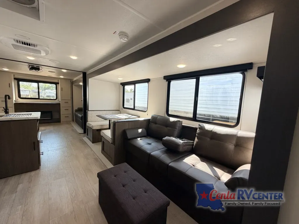 White 2027 Forest River AVENGER 30PO for sale in Alexandria, LA
