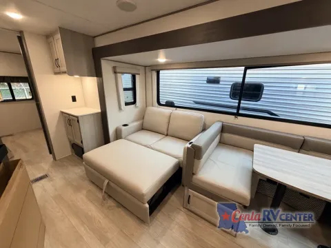 More photos of 2027 Coachmen RV CATALINA LEGACY 323BHDSCKLE at Cenla RV Center - Alexandria, LA