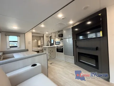 More photos of 2027 Coachmen RV CATALINA LEGACY 323BHDSCKLE at Cenla RV Center - Alexandria, LA