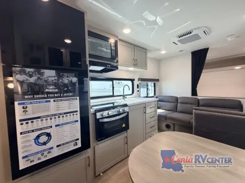 More photos of 2027 Jayco JAY FLIGHT SLX 260BH at Cenla RV Center - Alexandria, LA