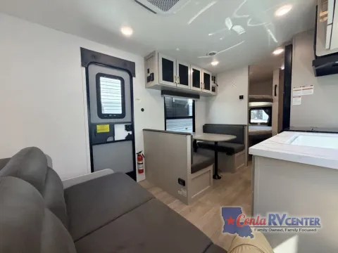 More photos of 2027 Jayco JAY FLIGHT SLX 260BH at Cenla RV Center - Alexandria, LA